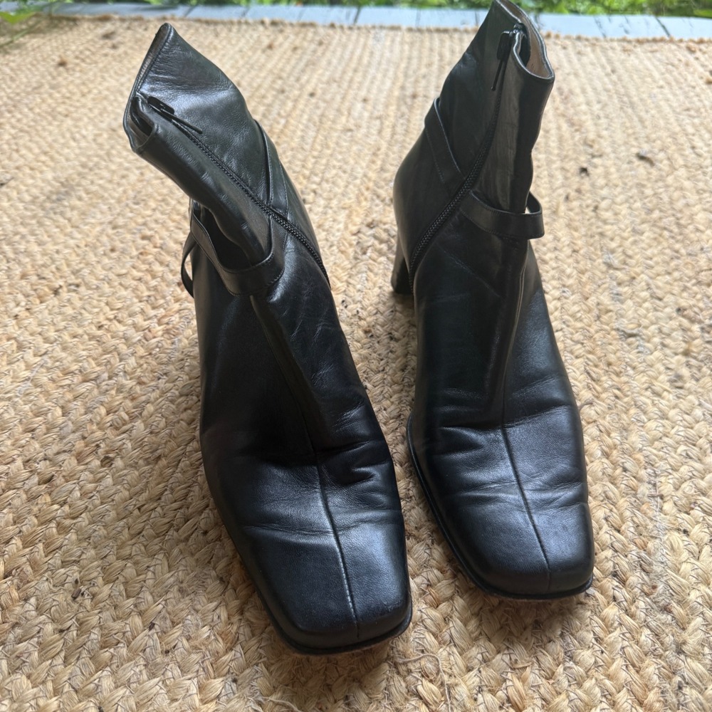 Salvatore Ferragamo Black Leather Square Toe Ankle Boots Block Heel Italy 10 B - Picture 4 of 11